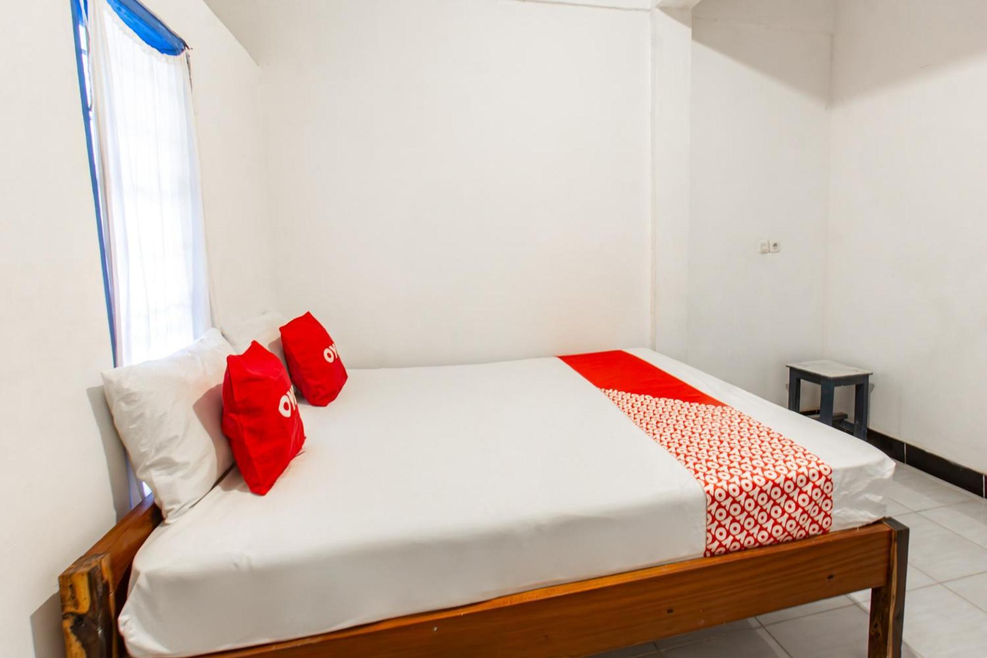 Oyo 93359 Kawi Homestay Praya Kültér fotó
