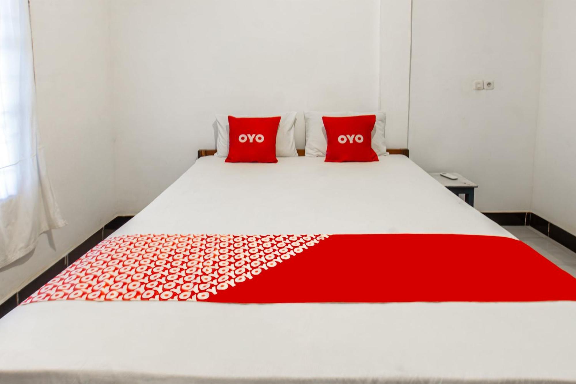 Oyo 93359 Kawi Homestay Praya Kültér fotó