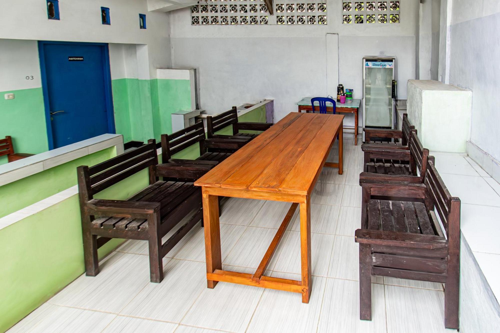 Oyo 93359 Kawi Homestay Praya Kültér fotó
